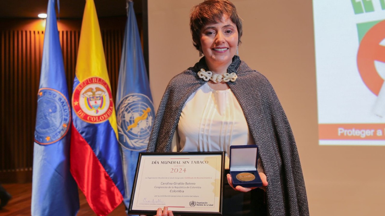 Carolina Giraldo Botero, primera congresista en Colombia en ganar premio del Día Mundial sin Tabaco